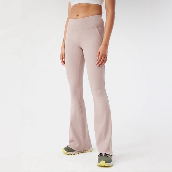 Outdoor Voices Pants - Outdoor Voices Mocha Pink SuperForm Rib Flare Pants- M
